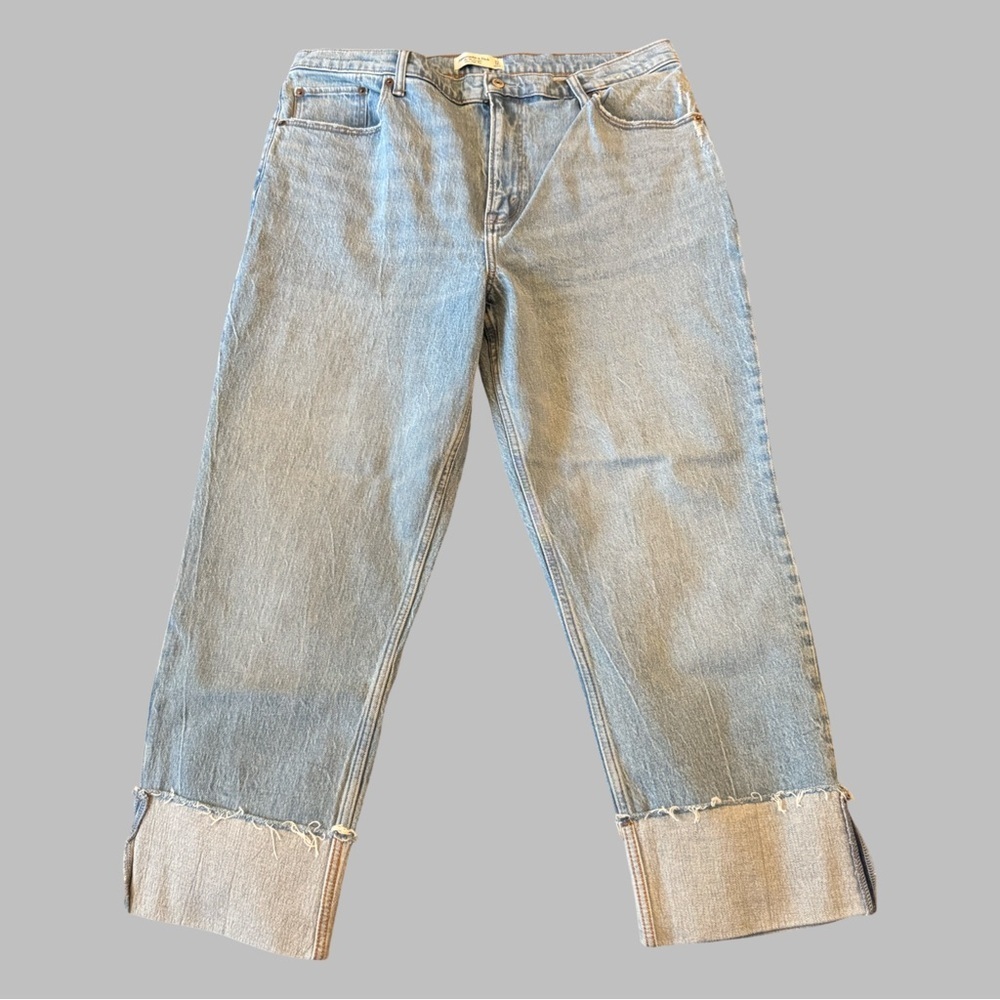 Abercrombie & Fitch Light Blue Cropped Jeans